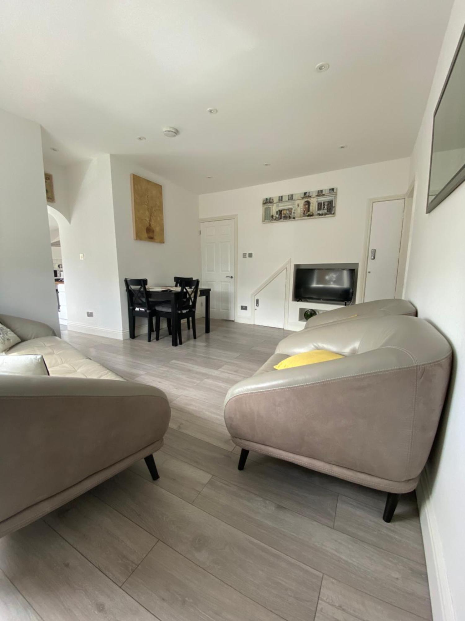 Eejs Modern London 3 Bed Flat Near Crystal Palace Stadium - Great Transport Links Norwood المظهر الخارجي الصورة